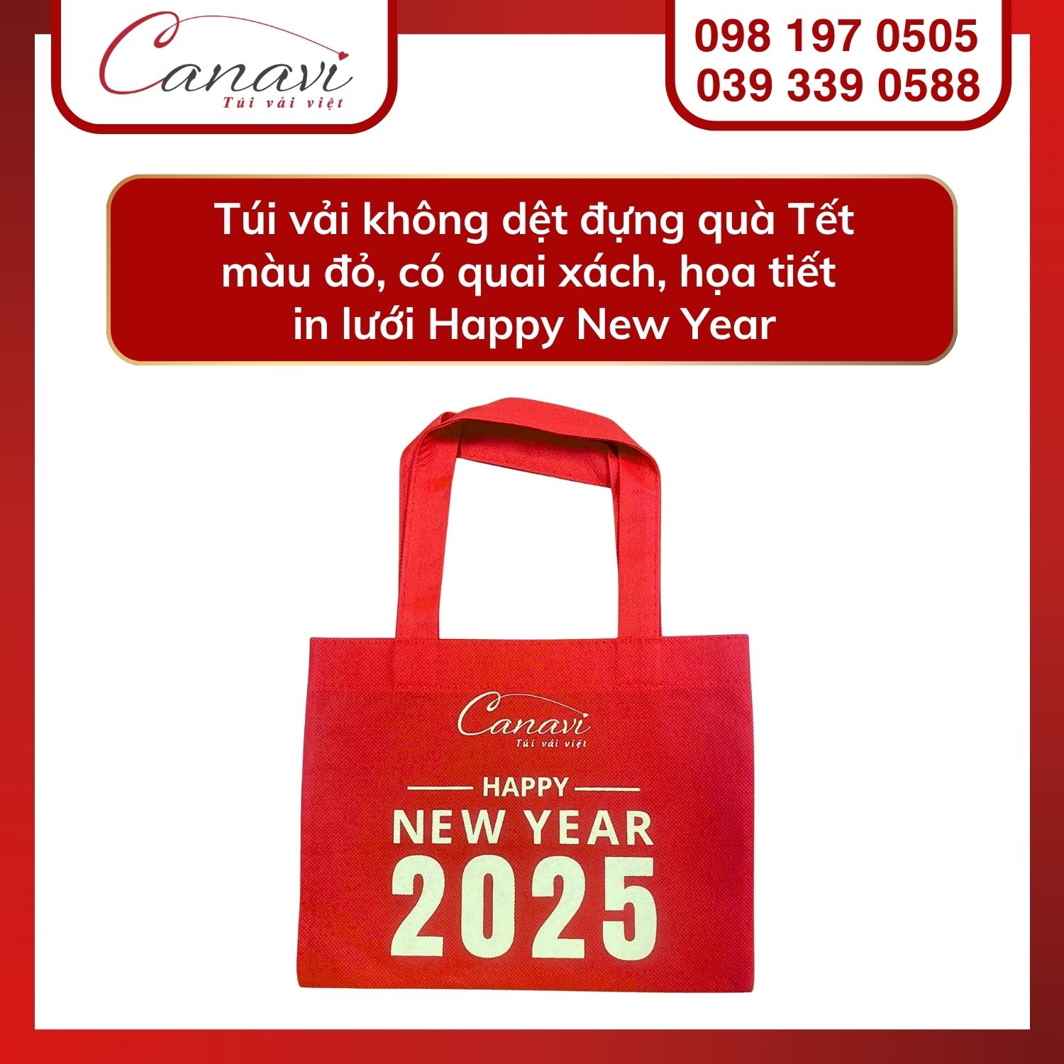 10+ mẫu túi vải Tết cho thương hiệu, doanh nghiệp, tổ chức, cửa hàng,… nổi bật mùa quà tặng 2025 18 Túi vải không dệt đựng quà Tết màu đỏ, có quai xách, họa tiết in lưới Happy New Year