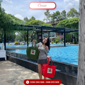 Túi Tote Canvas Mùa Du Lịch: Xu Hướng Quà Tặng Giúp Thương Hiệu Xuất Hiện Ở Mọi Hành Trình 5 nhung-mau-tui-canvas-duoc-ua-thich